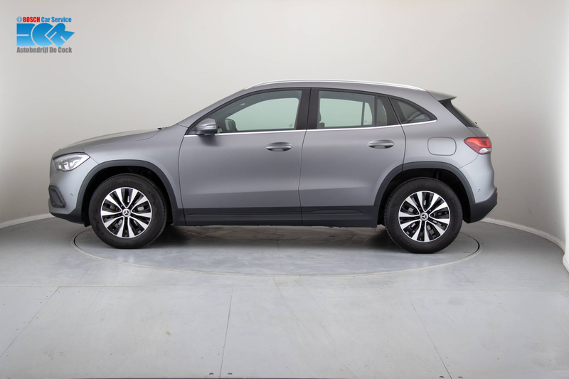 Mercedes-Benz GLA 180 GLA 180 Essential Line — photo 8