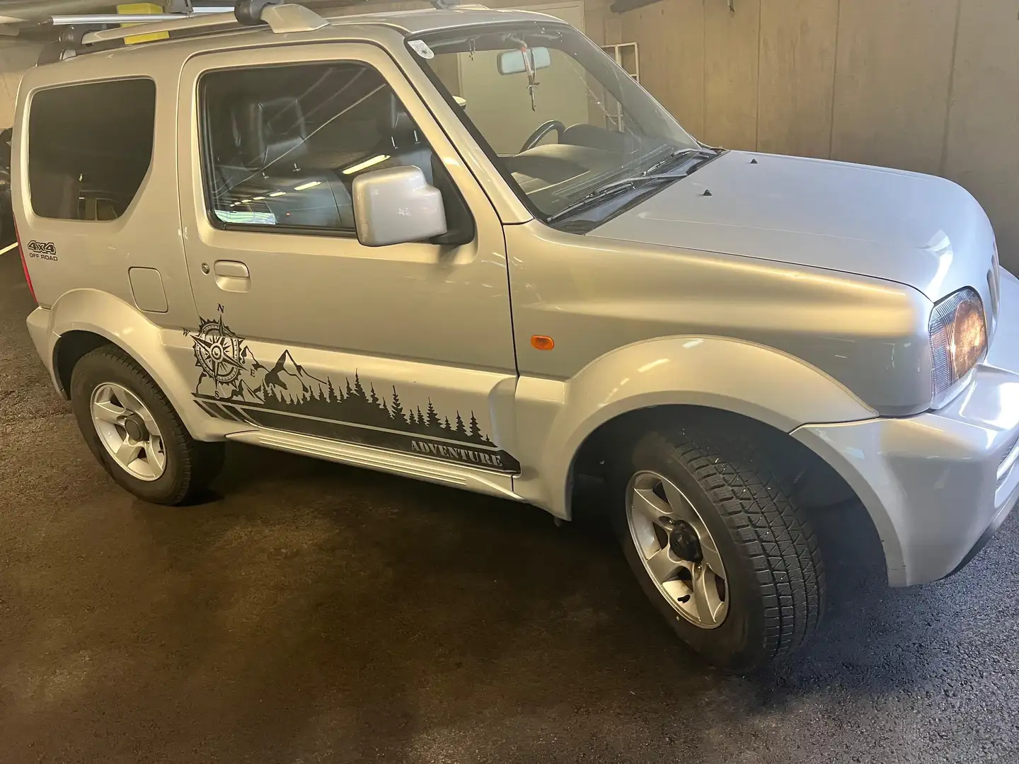 Suzuki Jimny Silber - 1