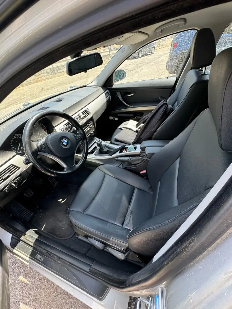 BMW 320 320d Touring Attiva 177cv - 2