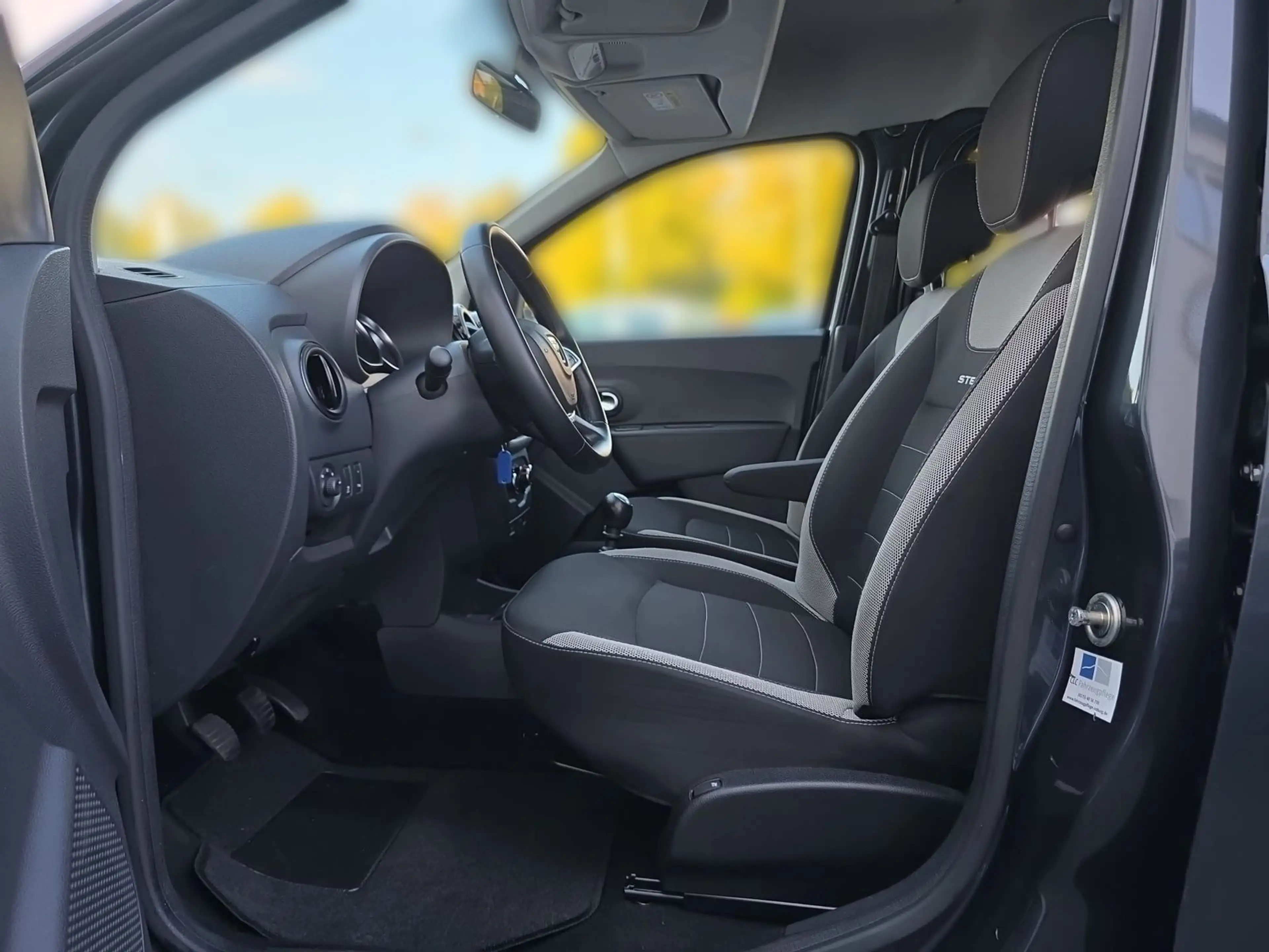 Dacia Dokker Stepway 1.5 Navi Tempomat Klima PDC USB — photo 10