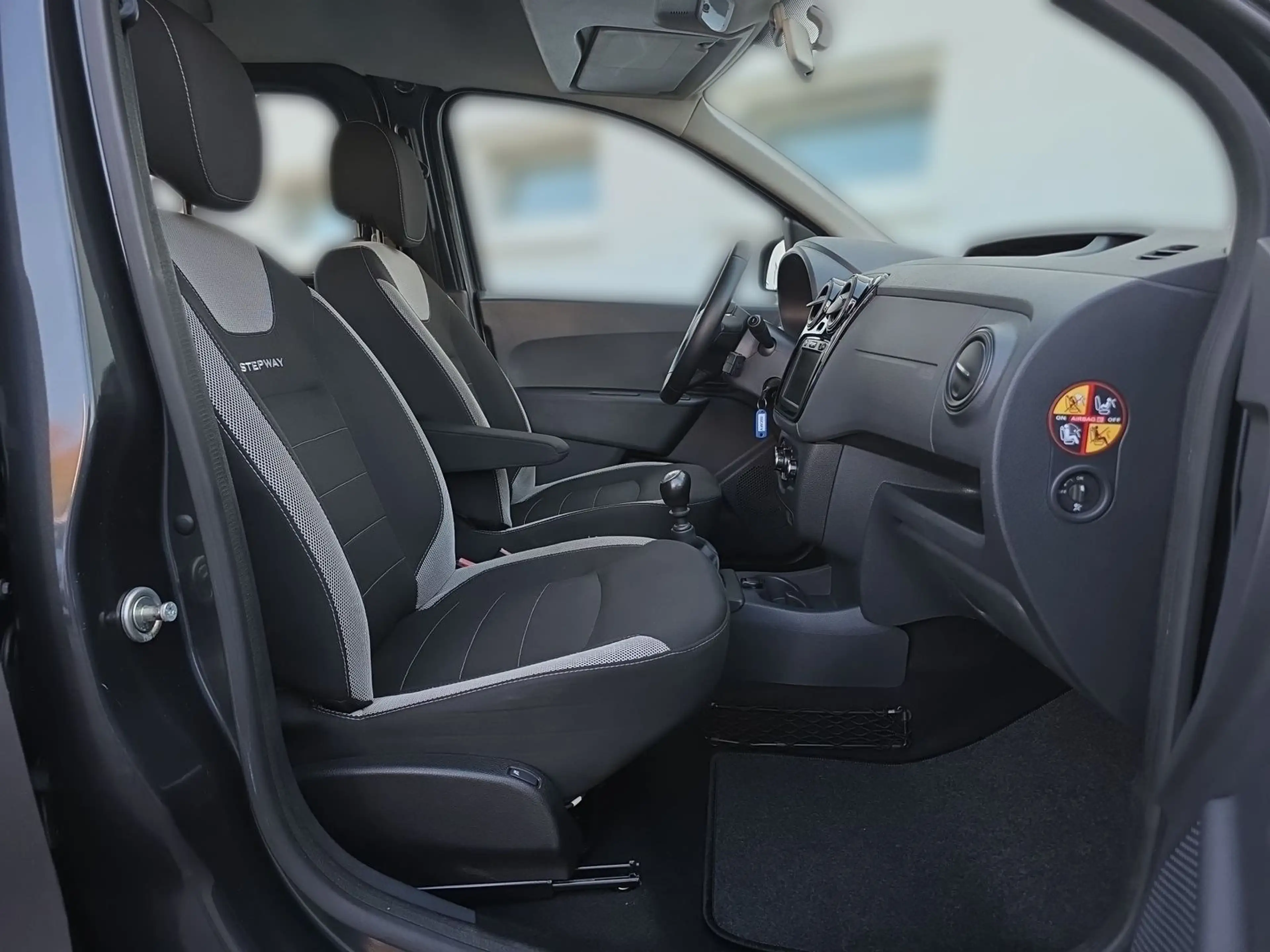 Dacia Dokker Stepway 1.5 Navi Tempomat Klima PDC USB — photo 15