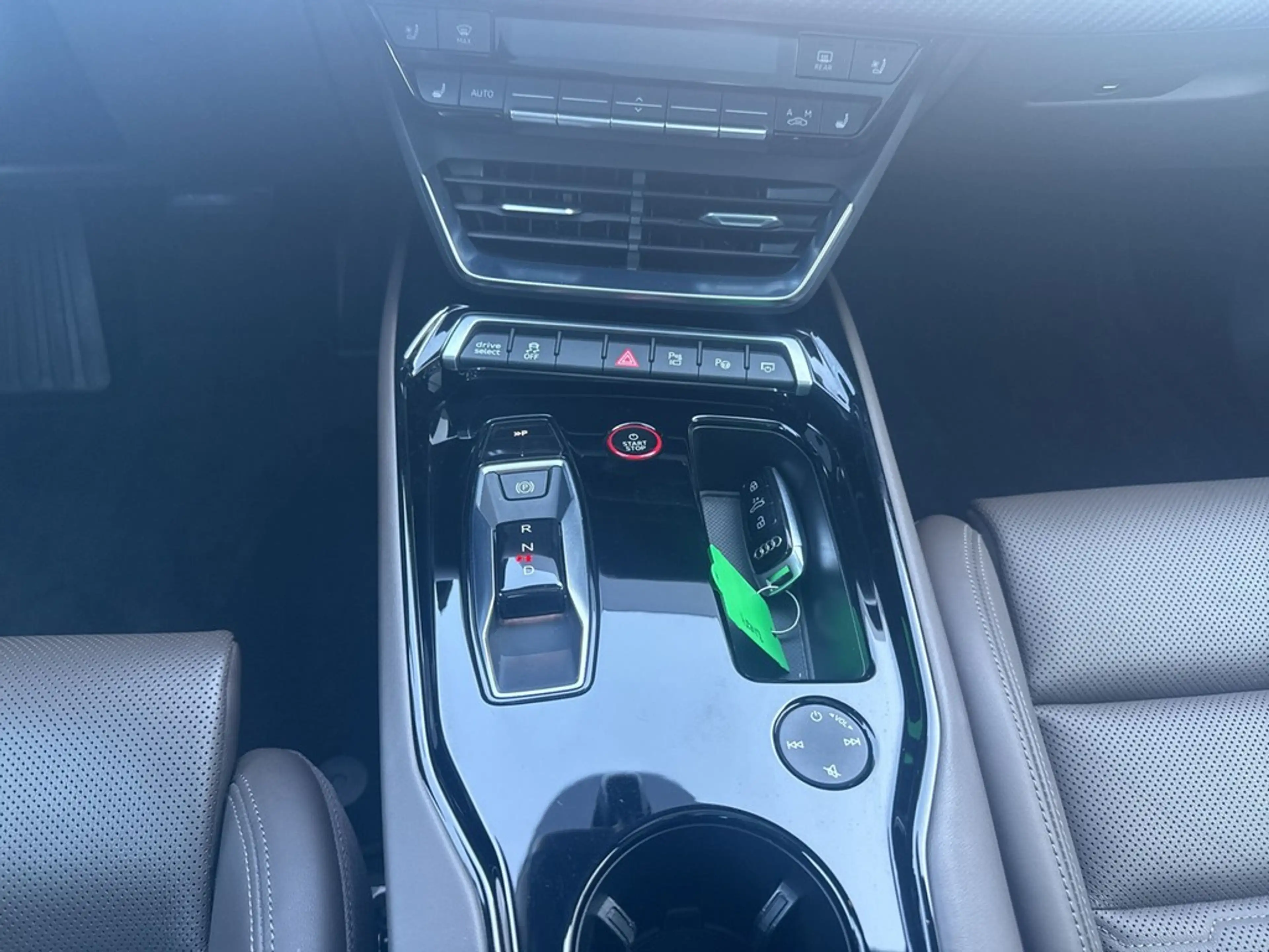 Audi e-tron GT quattro *SOH94%*Matrix*B&O*HuD* — photo 10