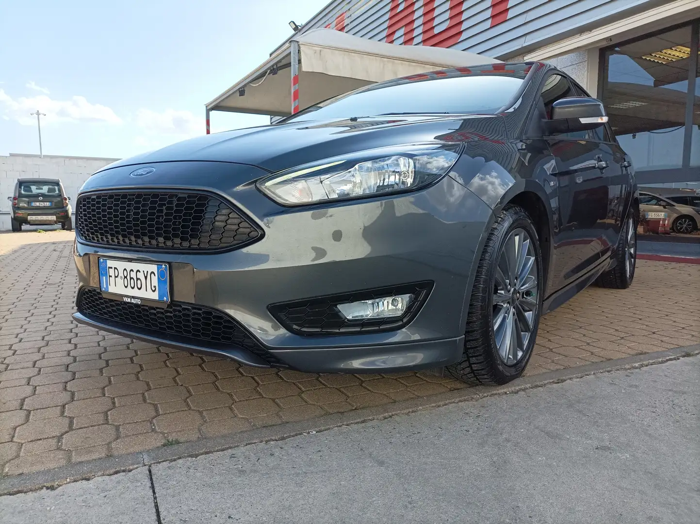 Ford Focus Focus IV 2015 SW SW 1.5 tdci ST-Line Business s Grigio - 1