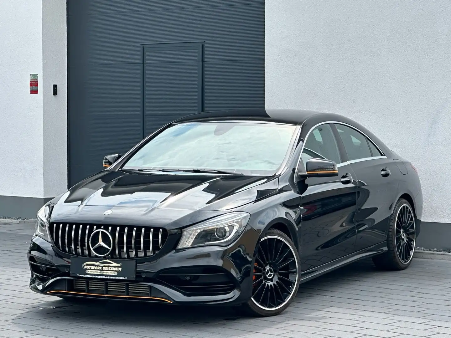 Mercedes-Benz CLA 200 Coupe AMG-LINE*NAVI*PDC*SHZ*TEMP* Noir - 1