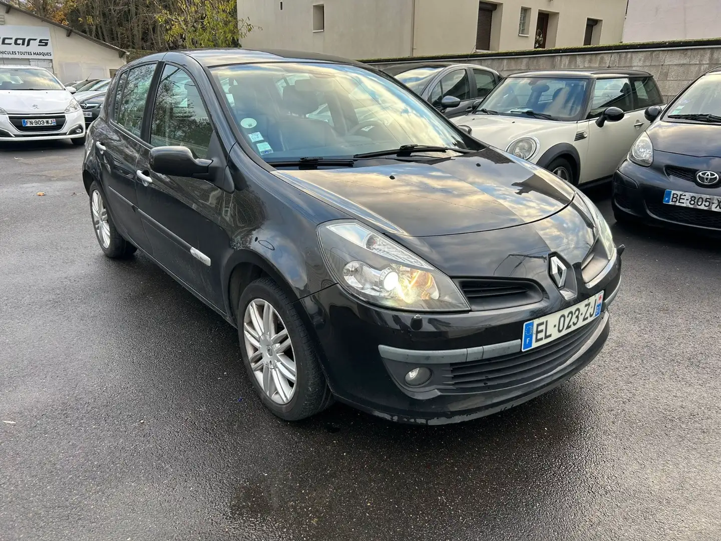 Renault Clio Clio 2.0 16V 140 Initiale Proactive A Noir - 2