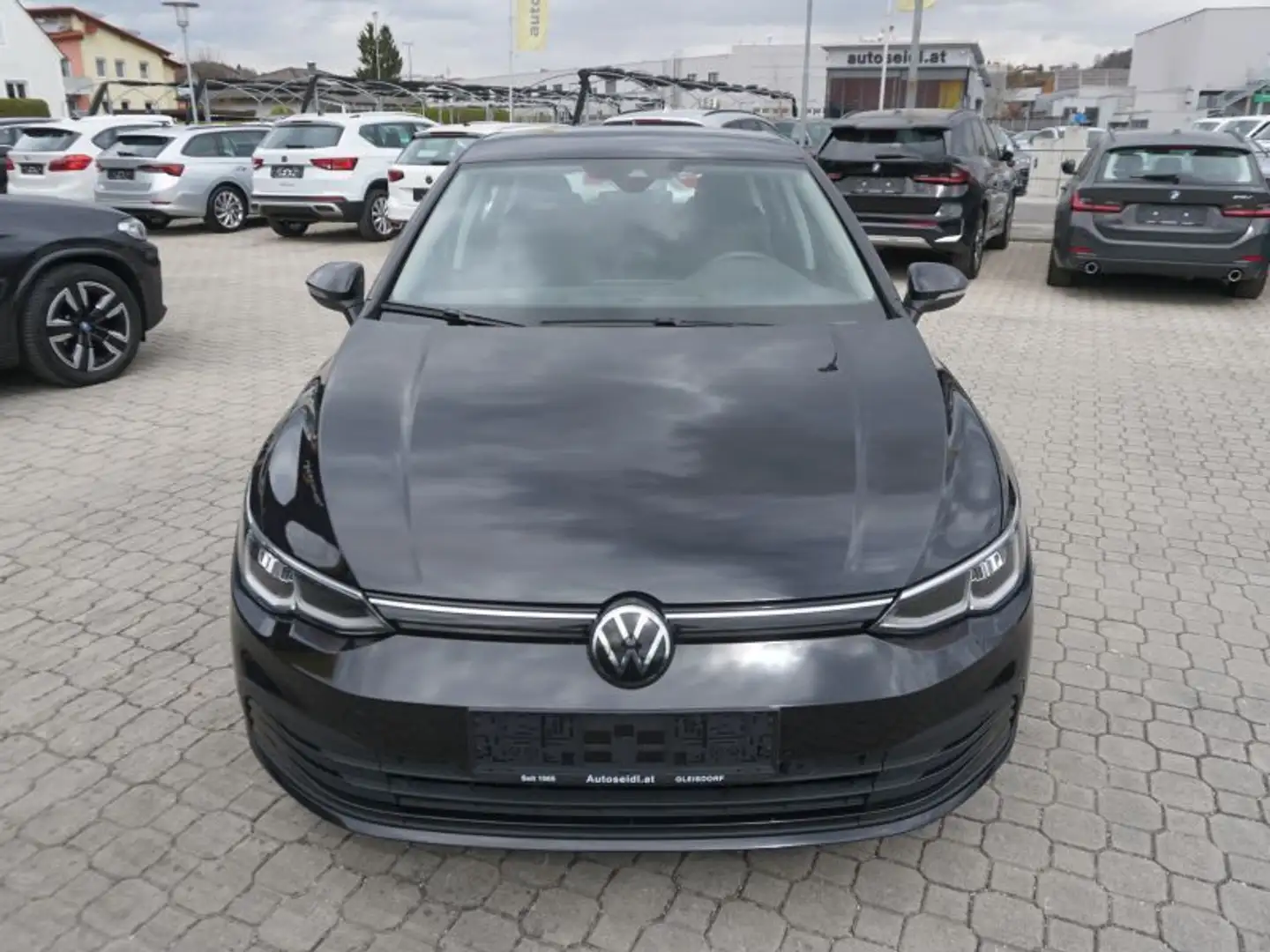 Volkswagen Golf 2,0 TDI Life *2024er+NAVI+LED* Schwarz - 2