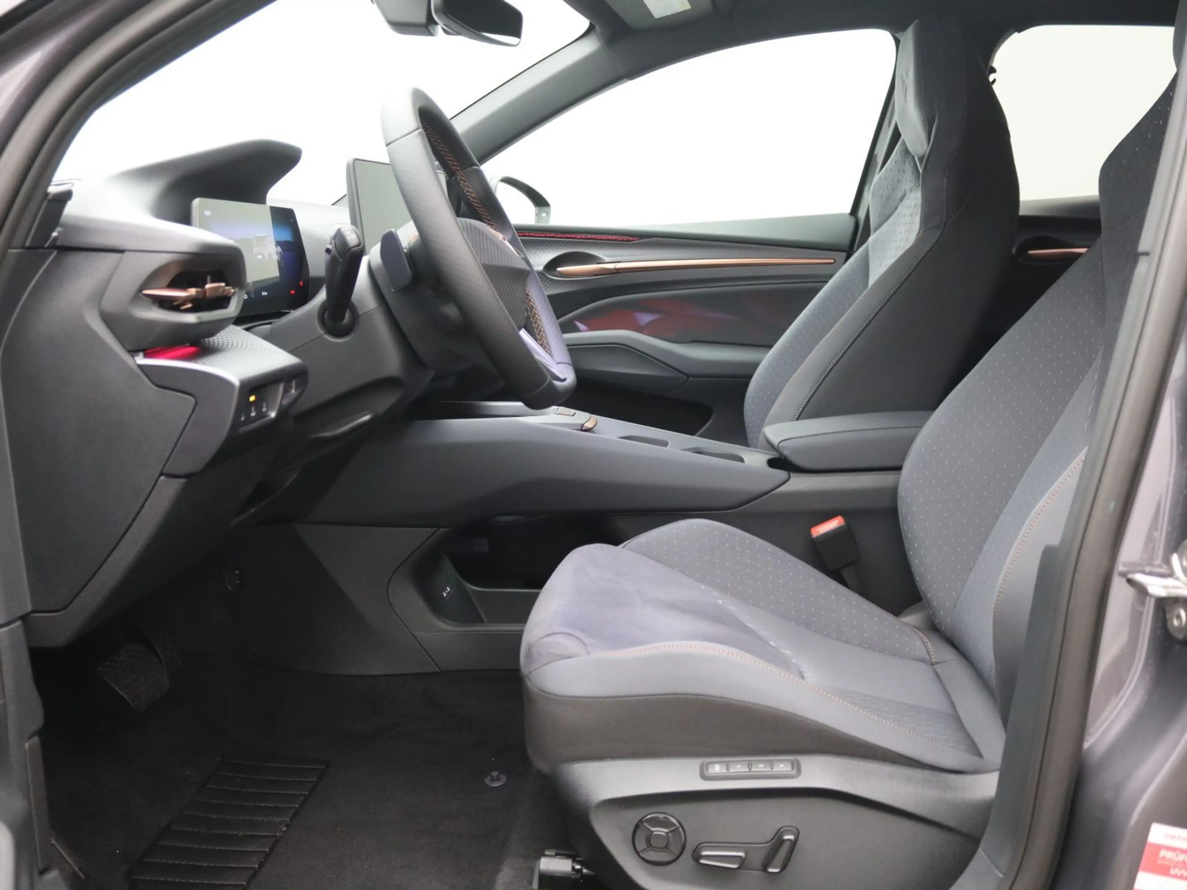 CUPRA Raval Endurance Edition Dynamic Plus Plasma — photo 11