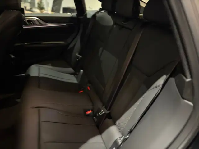 BMW 4 Series view 13
