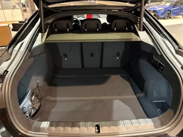 BMW 4 Series view 8