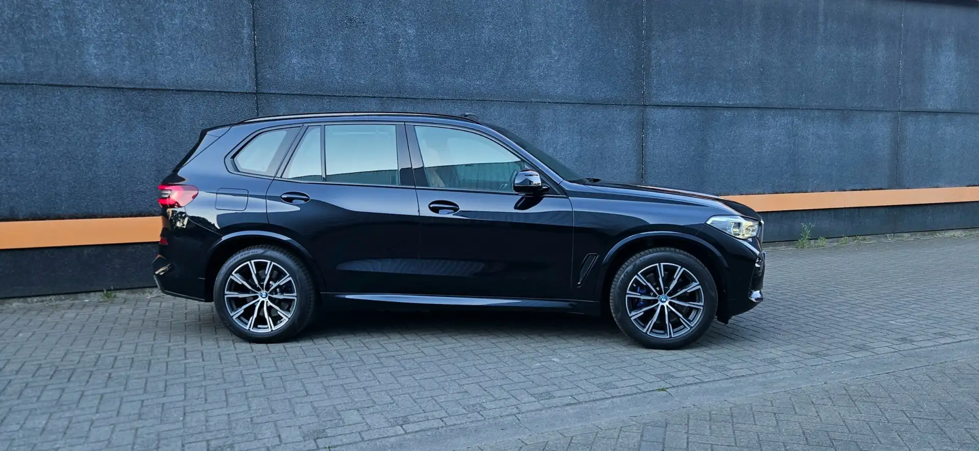BMW X5 xDrive45e M PACK/LASER/PANO/SOFTCLOSE/H&K/MEGA FUL Schwarz - 2