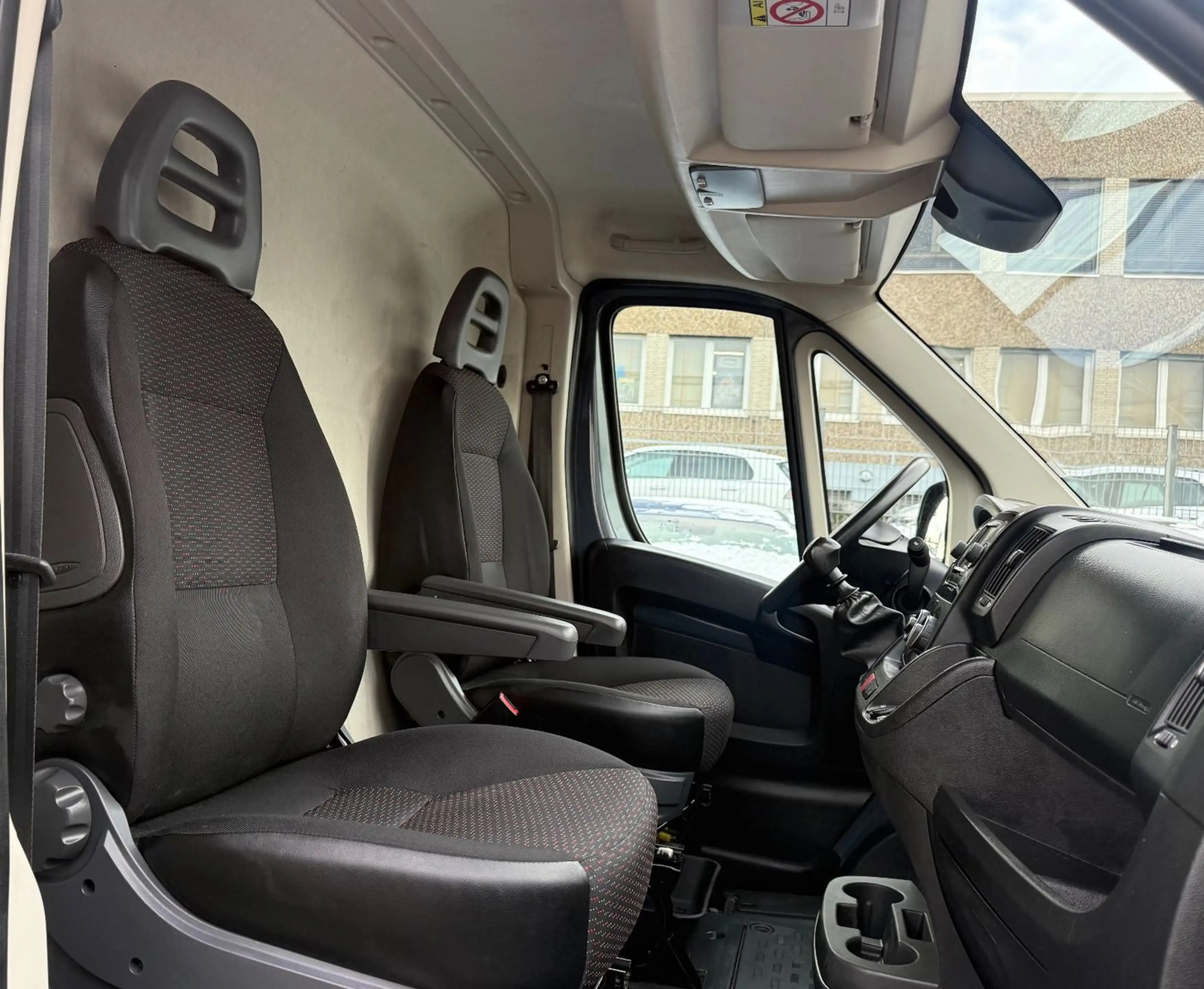 Peugeot Boxer 2.2 HDI Kasten*L1H1*KLIMA*KAMERA*Allwetter — photo 11