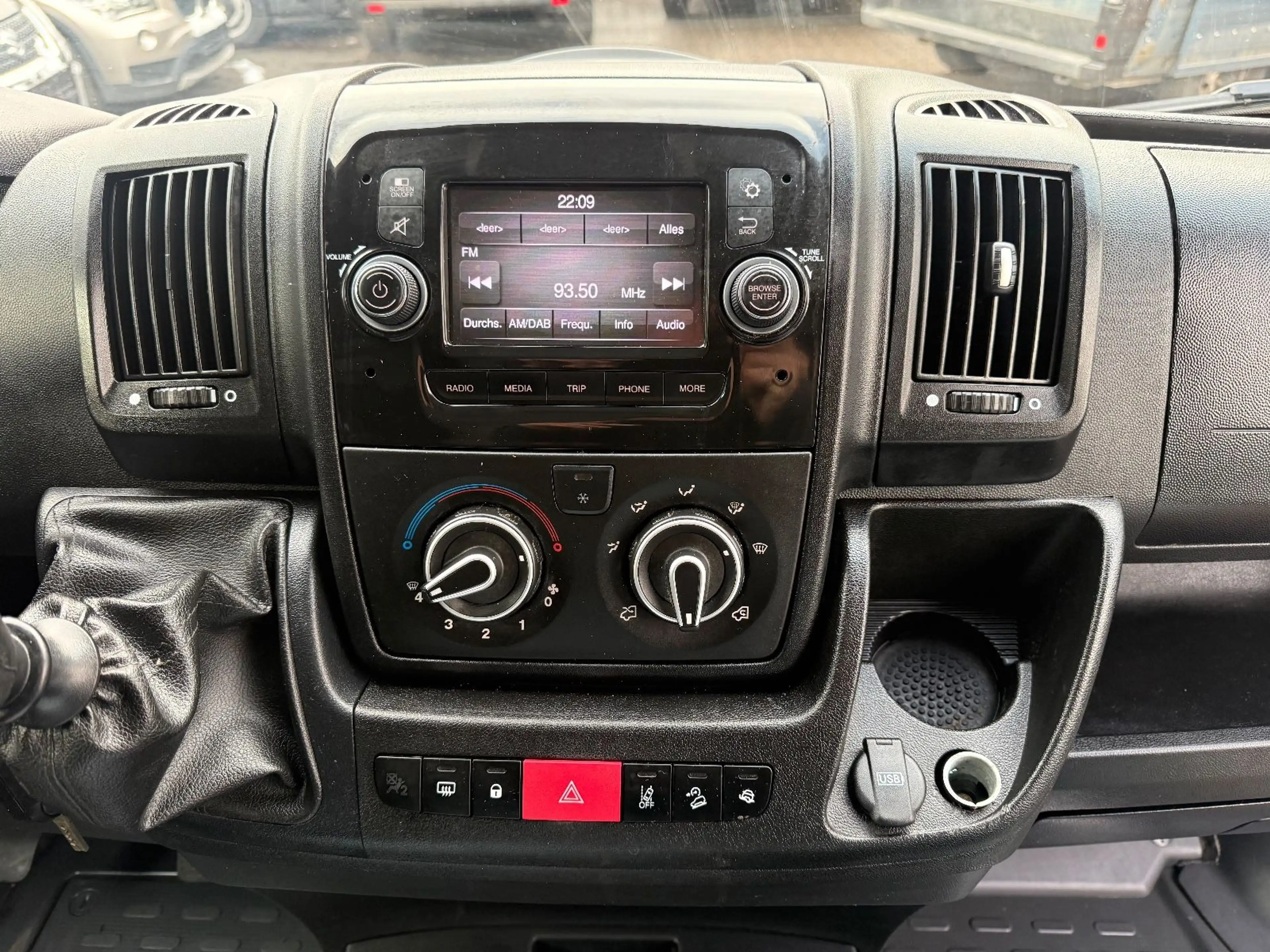 Peugeot Boxer 2.2 HDI Kasten*L1H1*KLIMA*KAMERA*Allwetter — photo 7