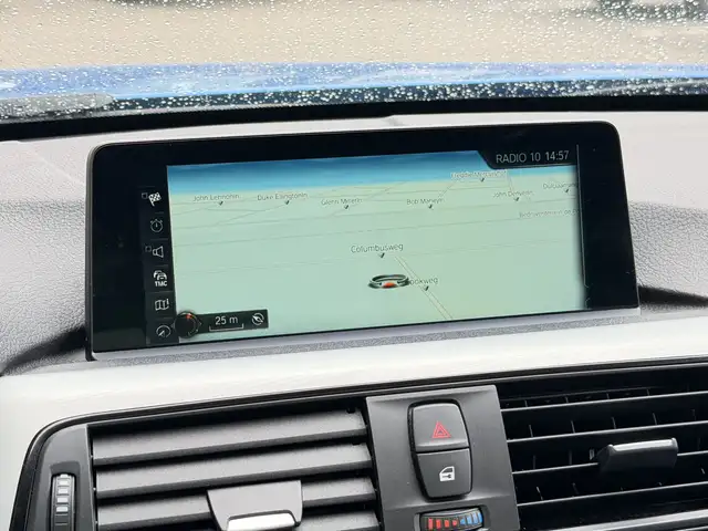 BMW 3 Series view 26