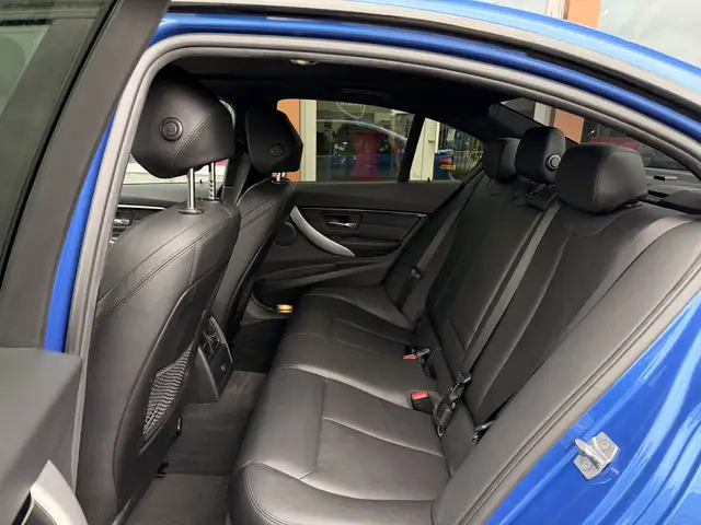 BMW 3 Series view 7
