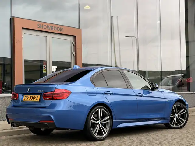 BMW 3 Series view 12