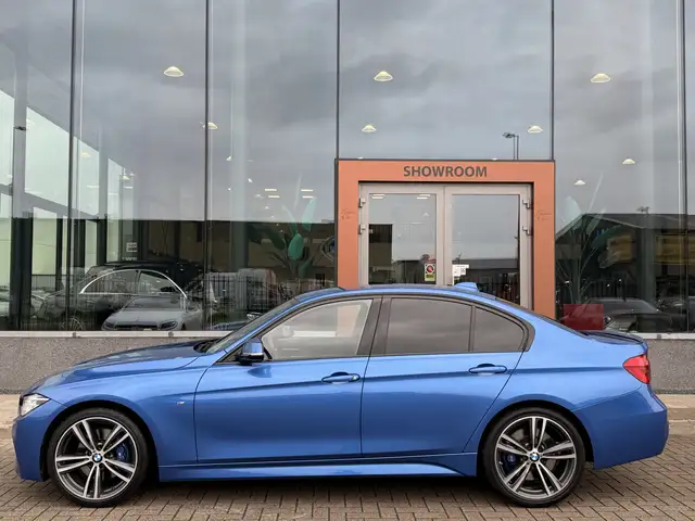BMW 3 Series view 8