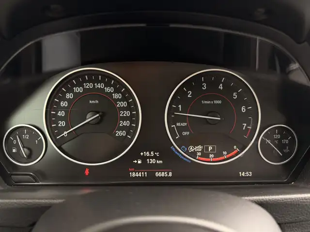 BMW 3 Series view 22