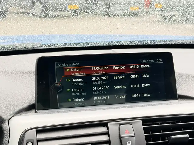 BMW 3 Series view 29