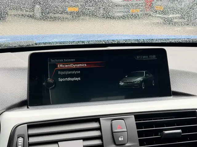 BMW 3 Series view 30