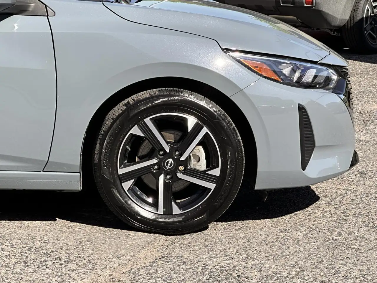 Nissan Sentra photo Nissan Sentra
