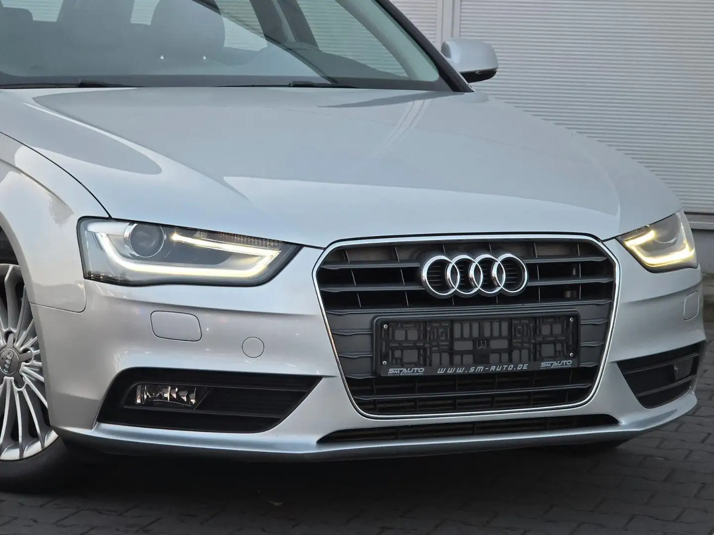 Audi A4 Avant Attraction (Automatik/Xenon) Argent - 2