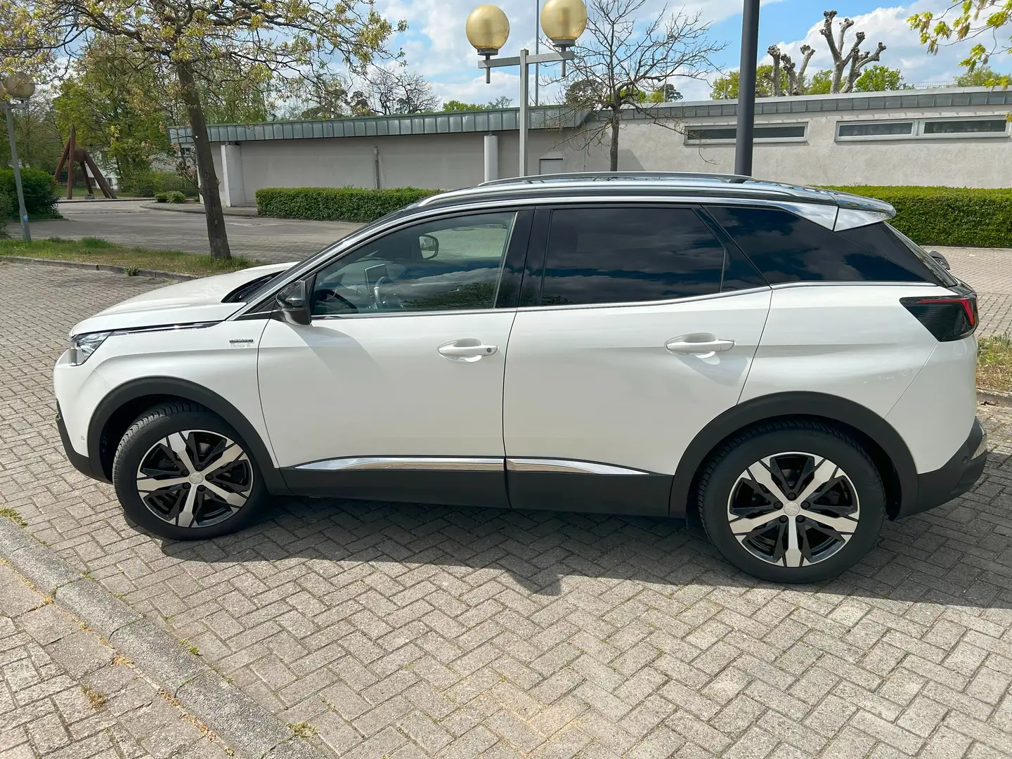 Peugeot 3008 3008 PureTech 180 GT Line Vollausstattung Weiß - 2