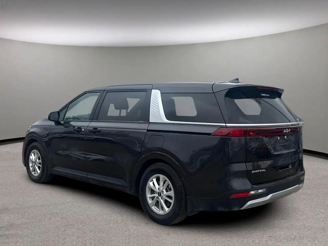 Kia Carnival снимка Kia Carnival