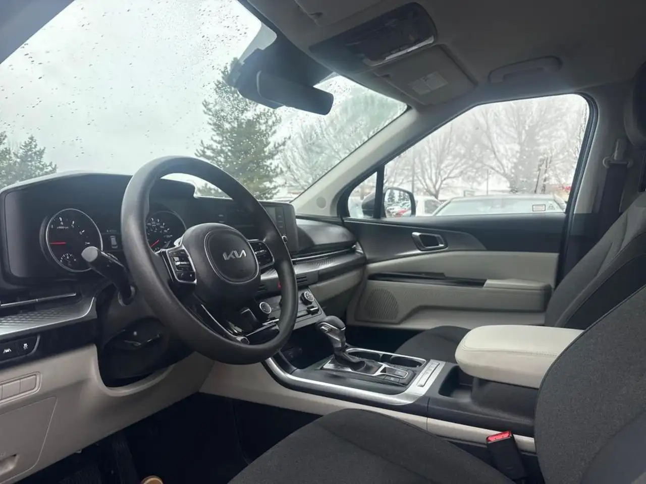 Kia Carnival снимка Kia Carnival
