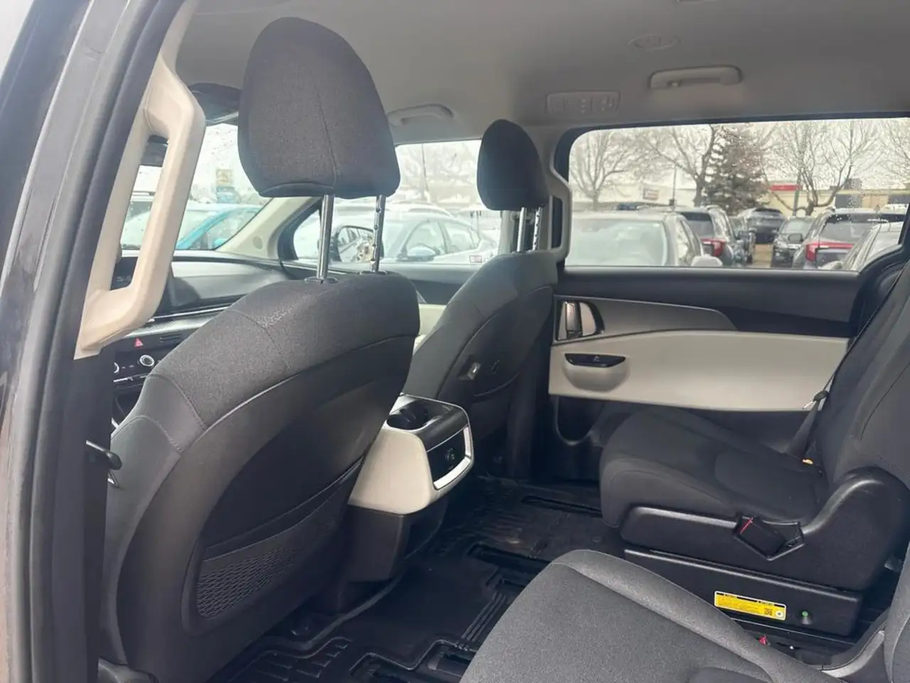 Kia Carnival снимка Kia Carnival