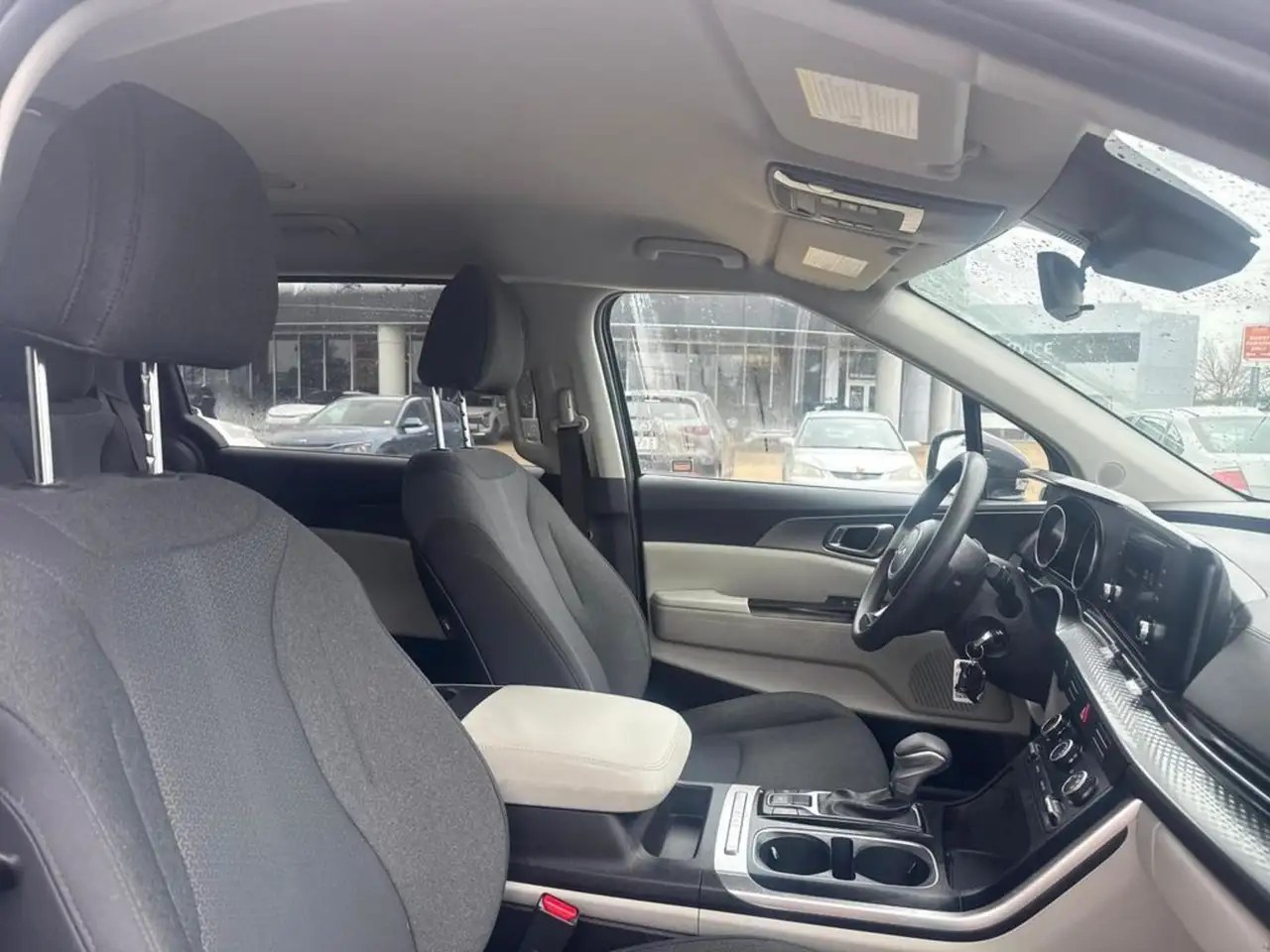 Kia Carnival снимка Kia Carnival