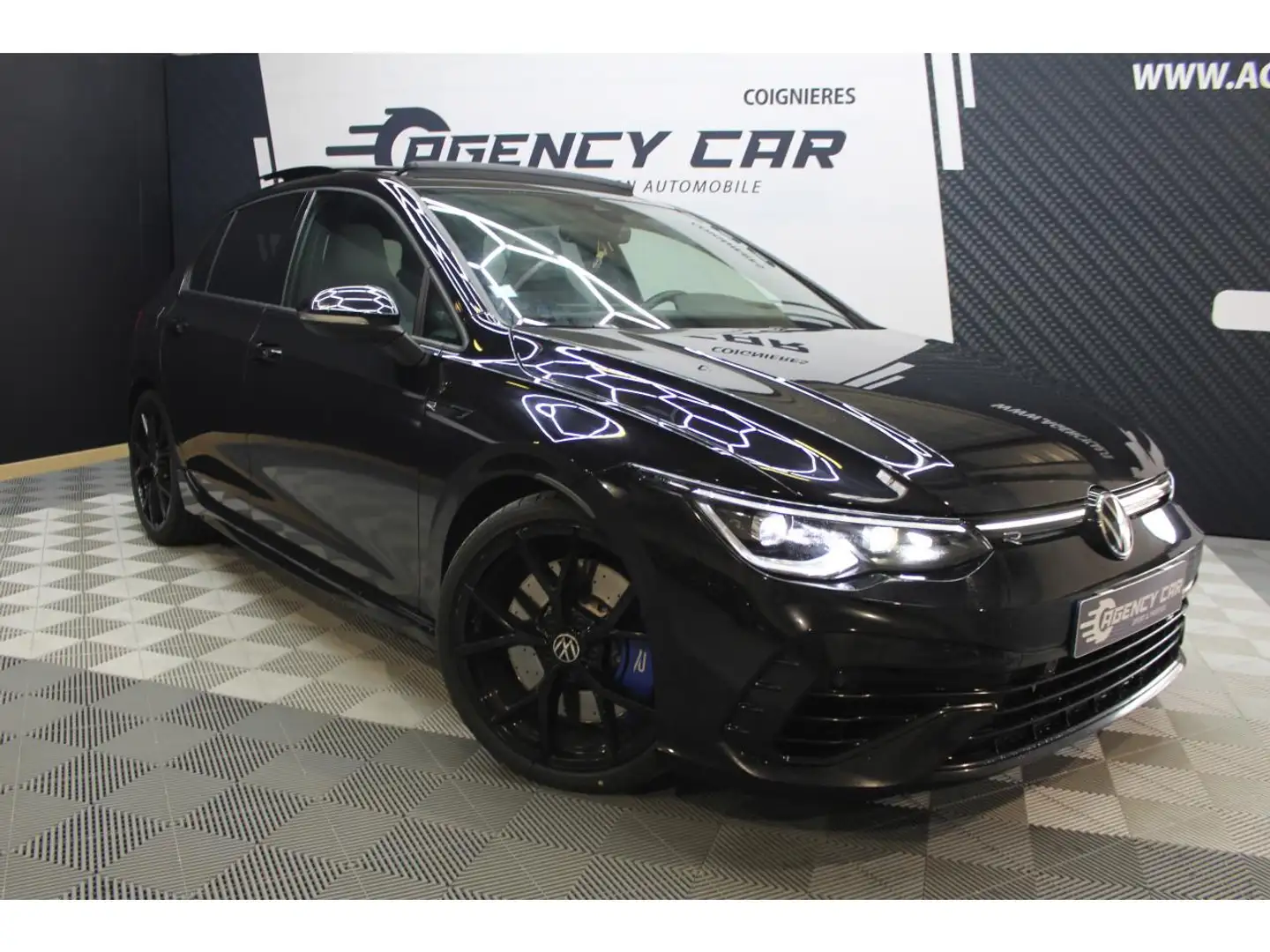 Volkswagen Golf R 2.0 TSI - 320 - BV DSG 7 4Motion Schwarz - 1