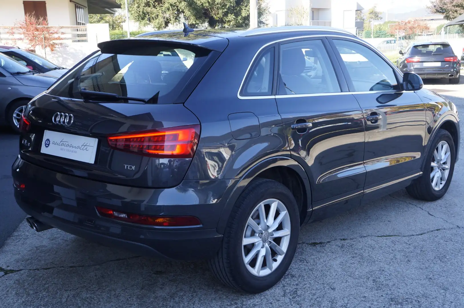 Audi Q3 2.0 TDI 120 CV Business Grigio - 2