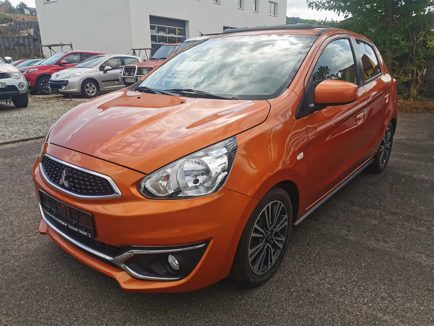 Mitsubishi Space Star Edition 100+ mit Faltdach 1.2 Orange - 1