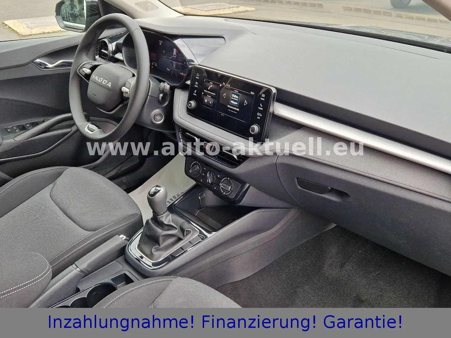 Skoda Fabia 1.0l MPI LED Sitzh PDC Digital Cockpit Schwarz - 2