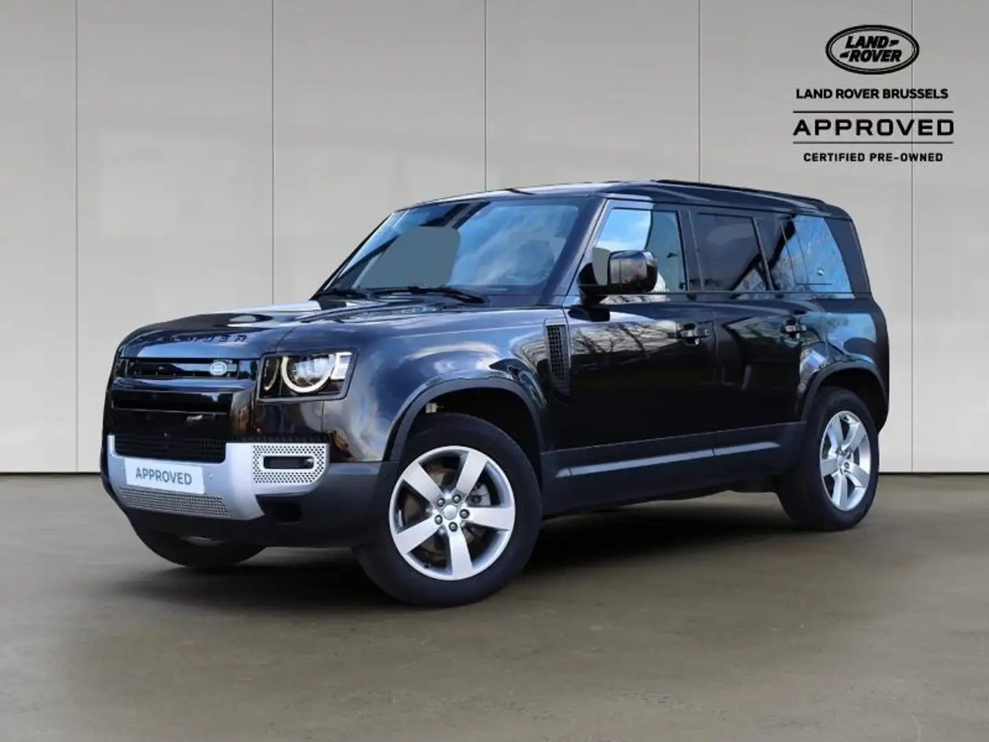 Land Rover Defender 110 D200 S 2 YEARS WARRANTY Zwart - 1