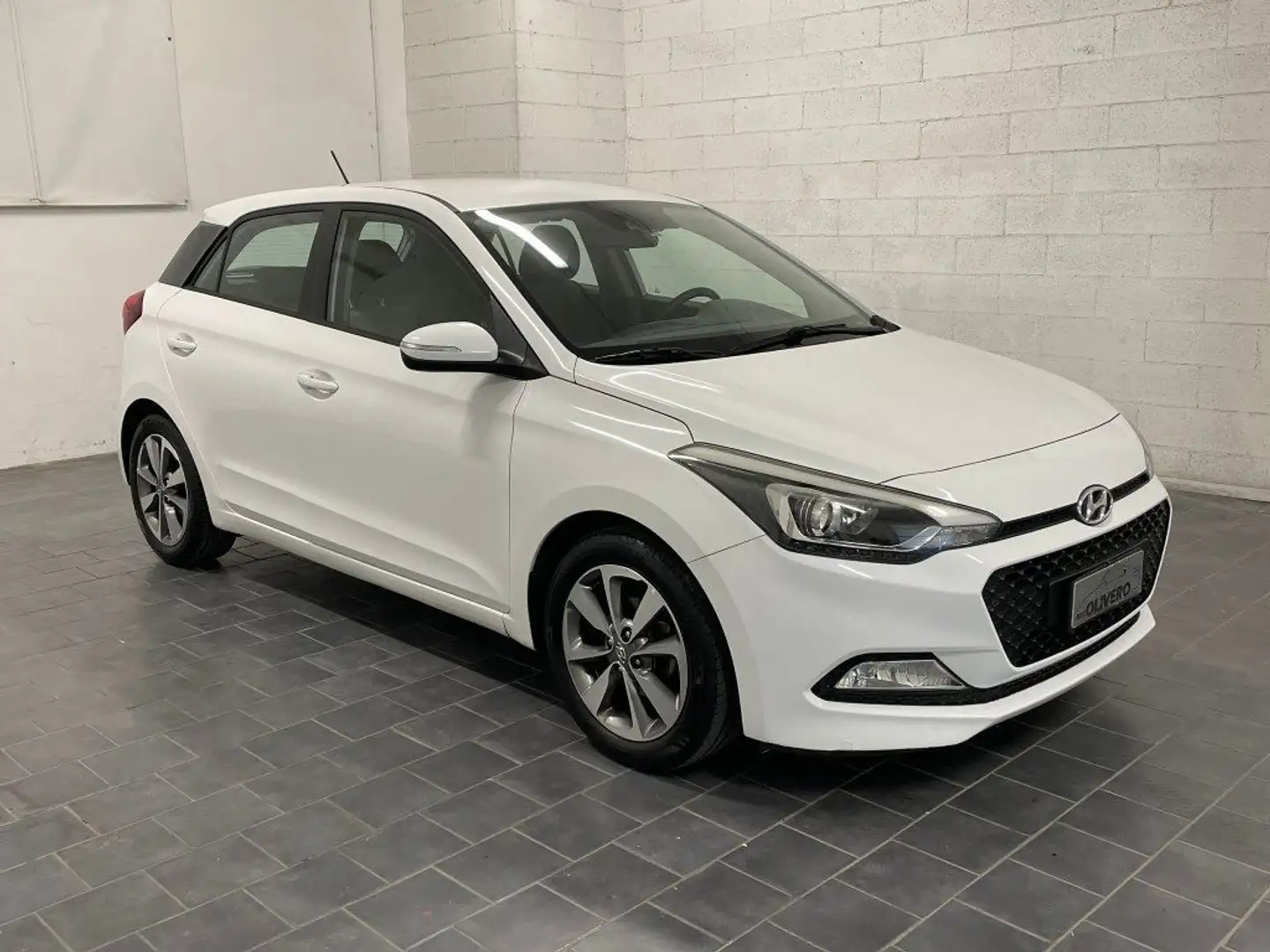 Hyundai i20 1.2 84 CV 5 porte Comfort-UNIPRO Bianco - 1