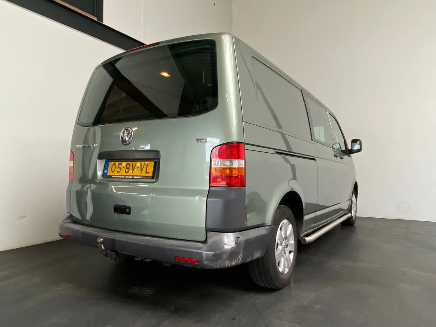 Volkswagen T5 Transporter 1.9 TDI 340 Trendline DC - 2