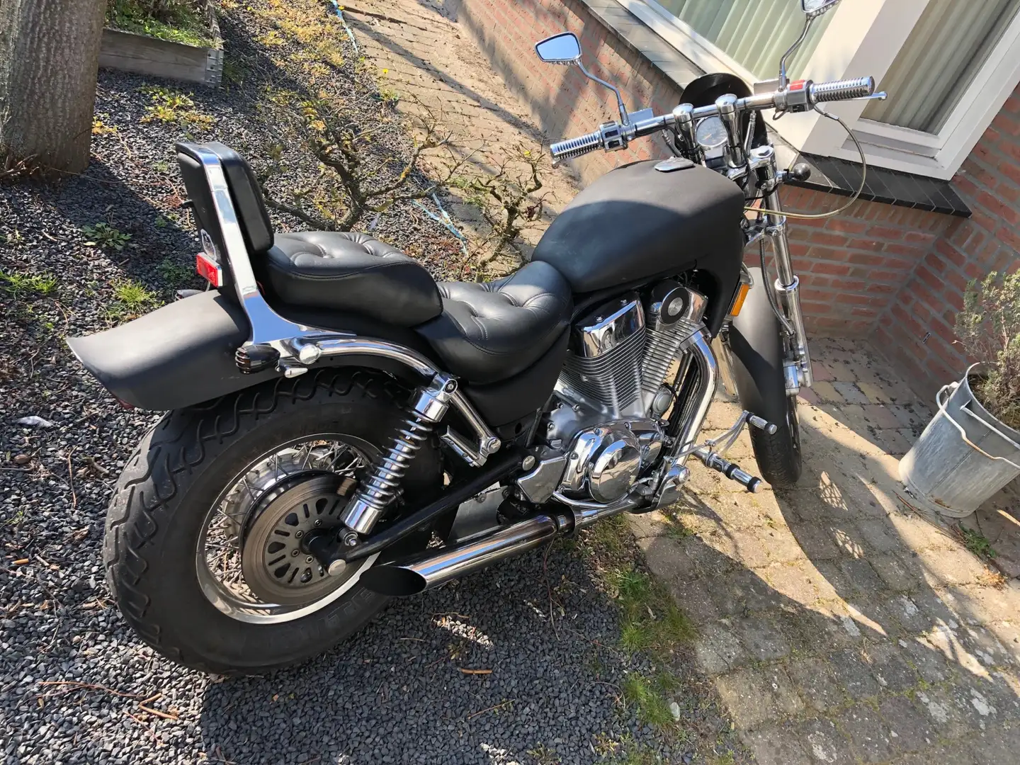 Suzuki VS 1400 glp vs 1400 Schwarz - 1