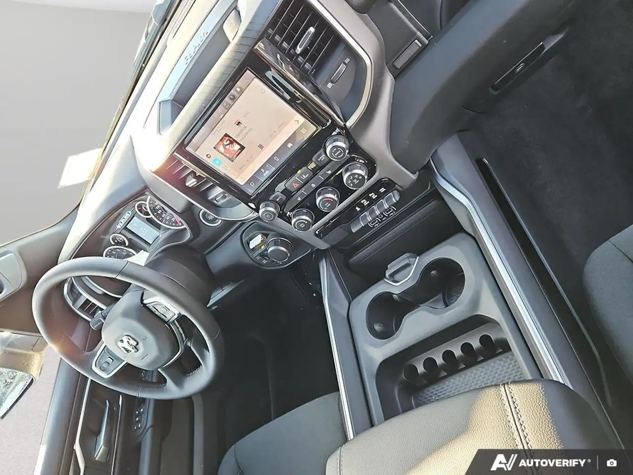 RAM 1500 снимка RAM 1500