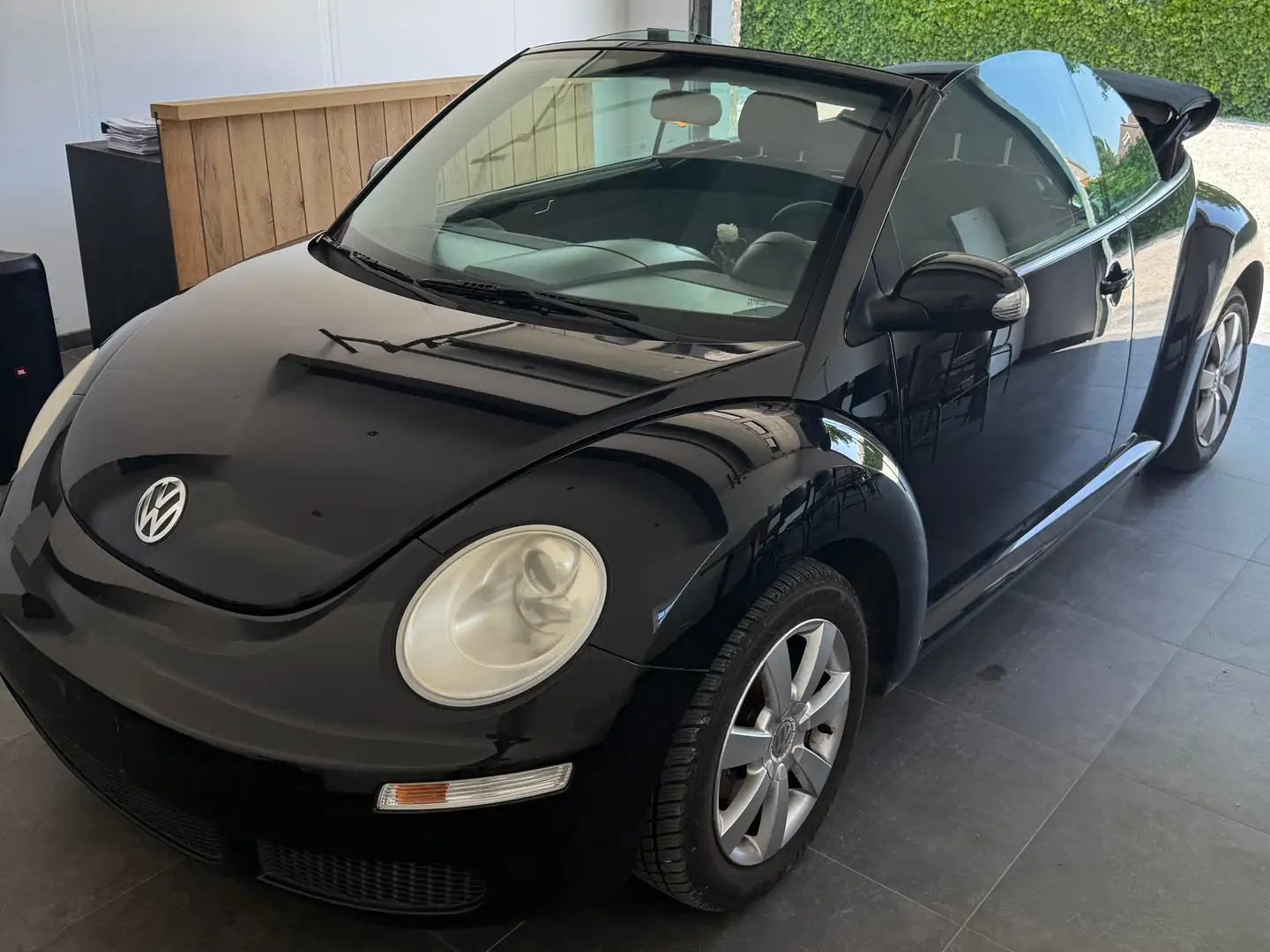 Volkswagen New Beetle Zwart - 1
