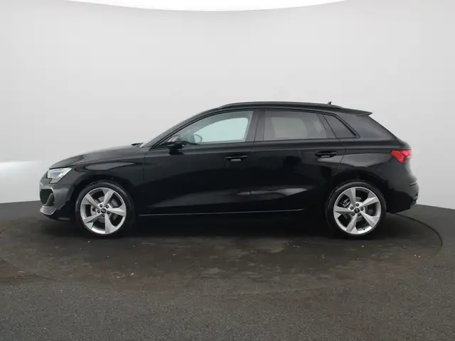Audi A3 view 4
