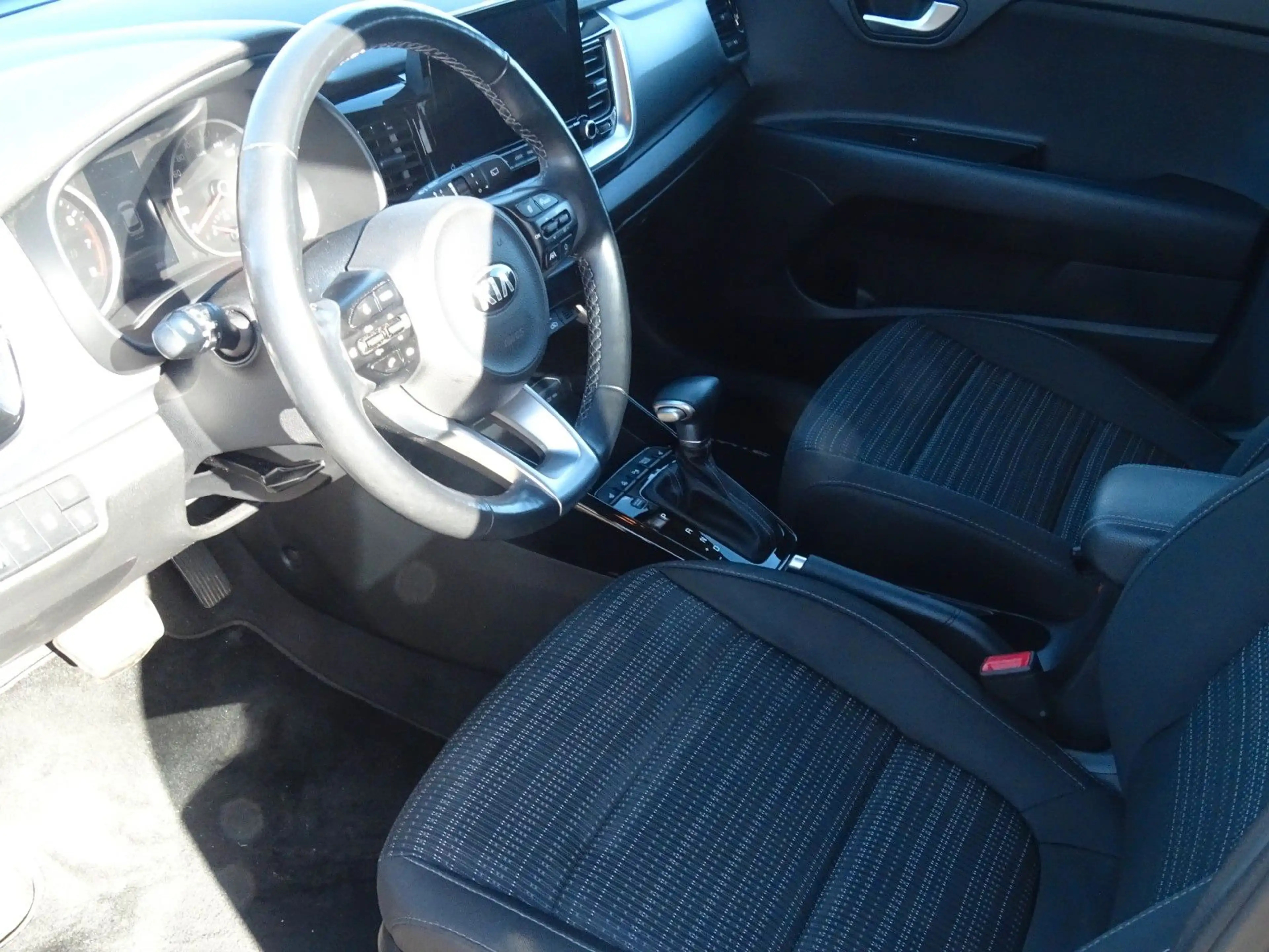 Kia Stonic 1.0T A/T Vision Black line — photo 5