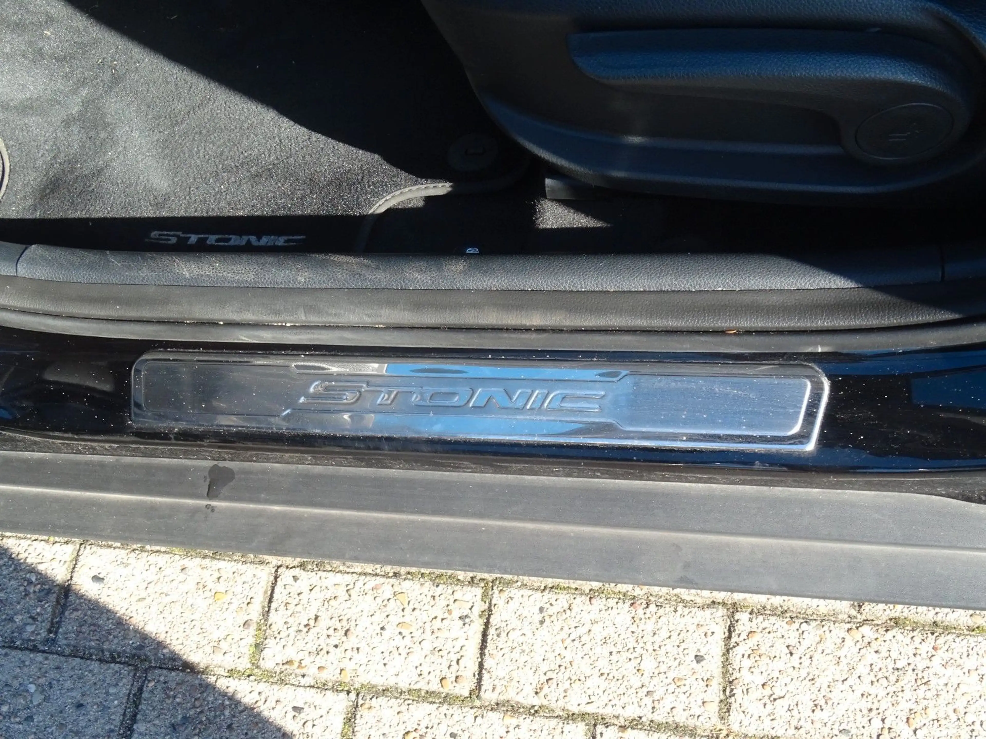 Kia Stonic 1.0T A/T Vision Black line — photo 7