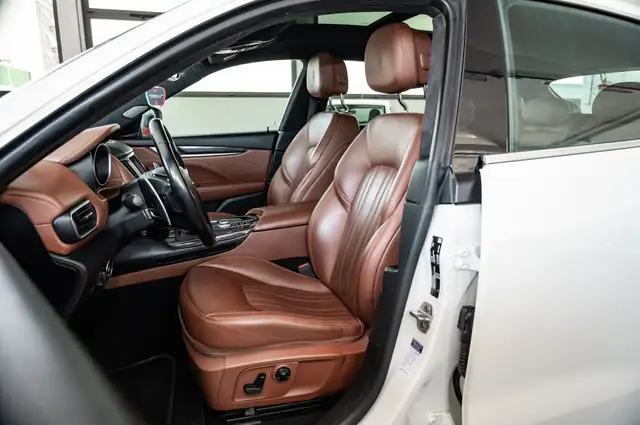 Maserati Levante view 8