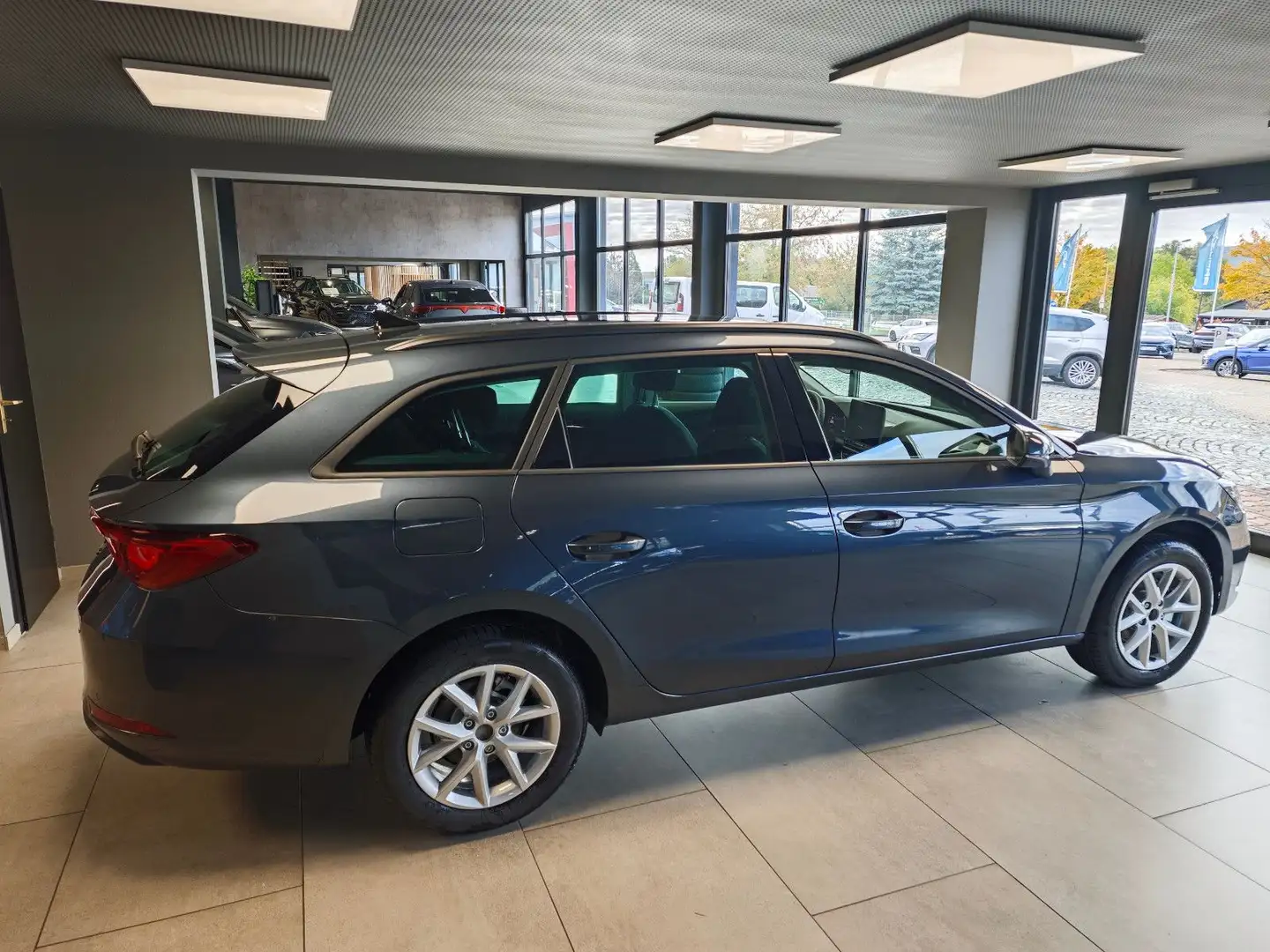 SEAT Leon SP Road Edition 1.5eTSI DSG | FullLink| SHZ Gri - 2