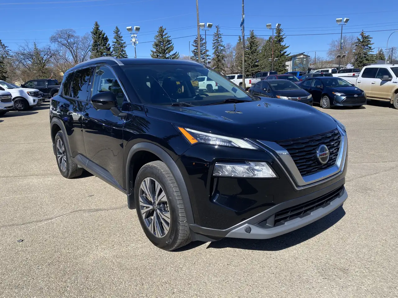 Nissan Rogue снимка Nissan Rogue