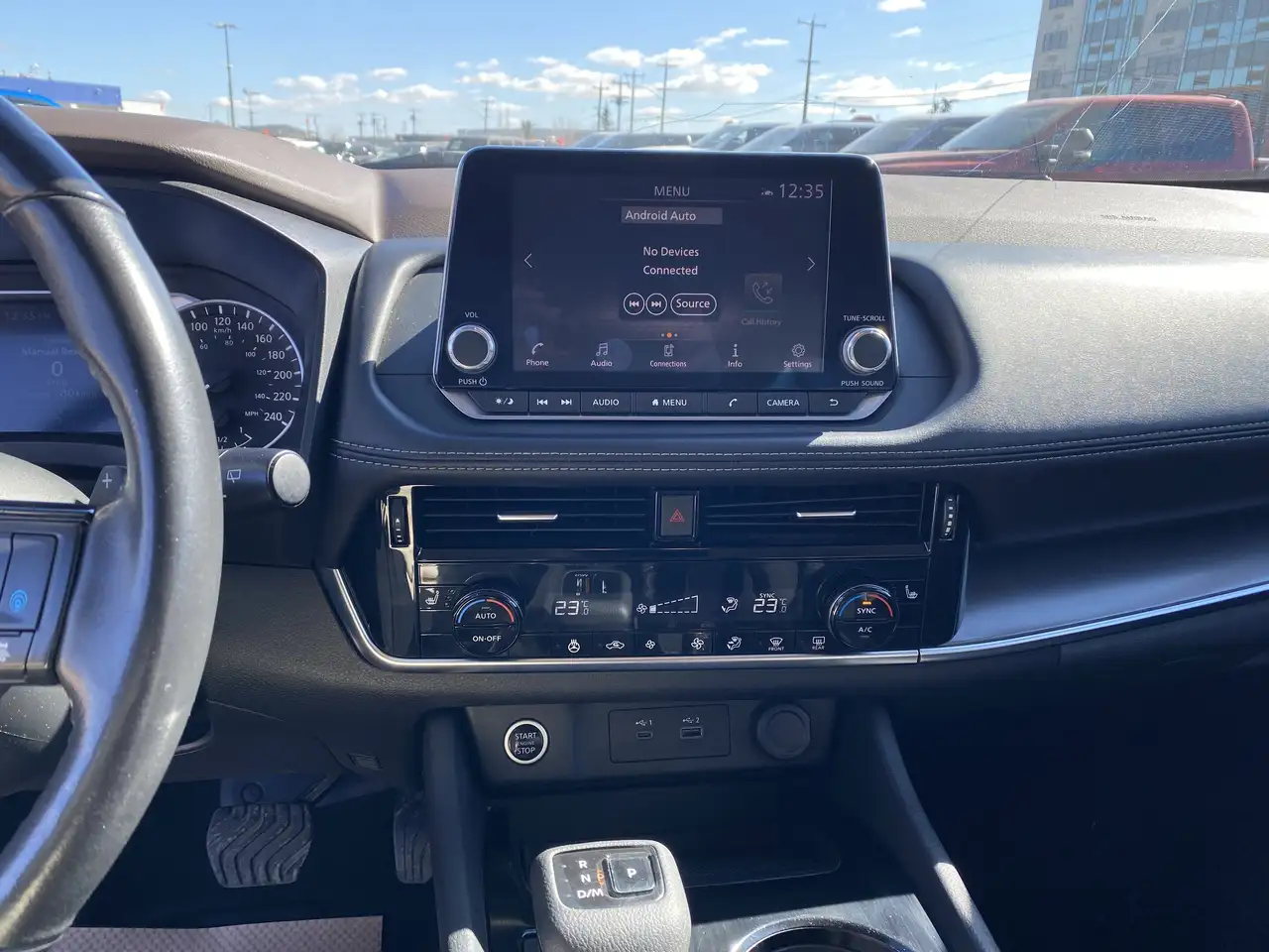 Nissan Rogue снимка Nissan Rogue