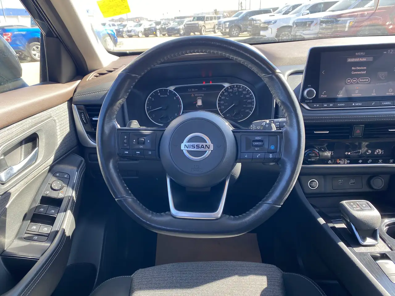 Nissan Rogue снимка Nissan Rogue