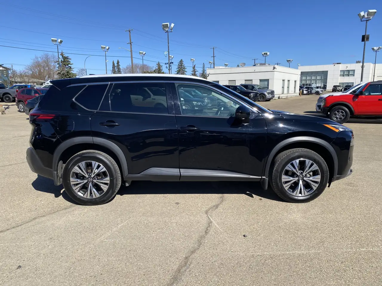 Nissan Rogue снимка Nissan Rogue