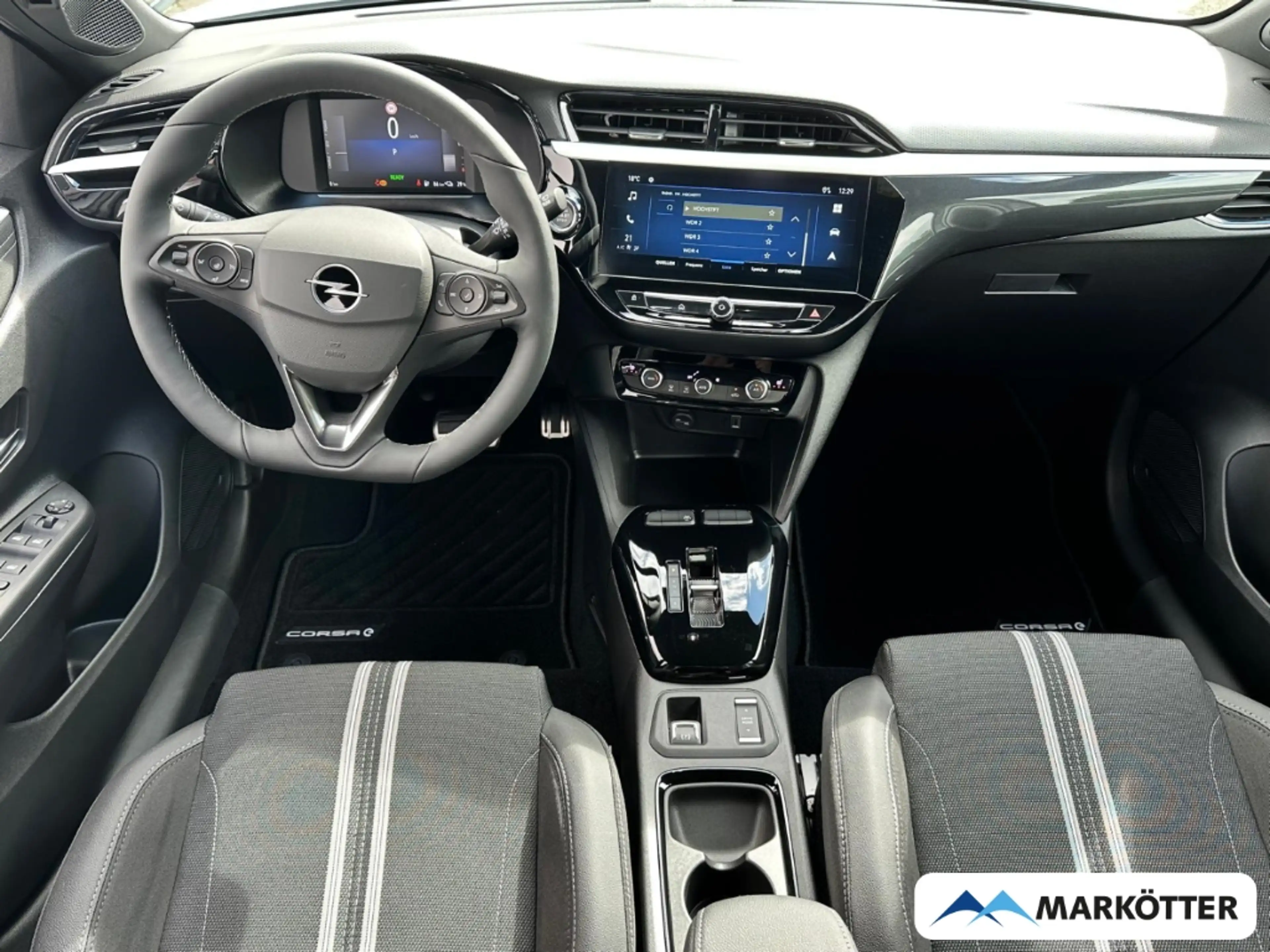 Opel Corsa-e GS **VORLAUFFAHRZEUG**  Allwetterr.+Kamera+Wärmepu — photo 4